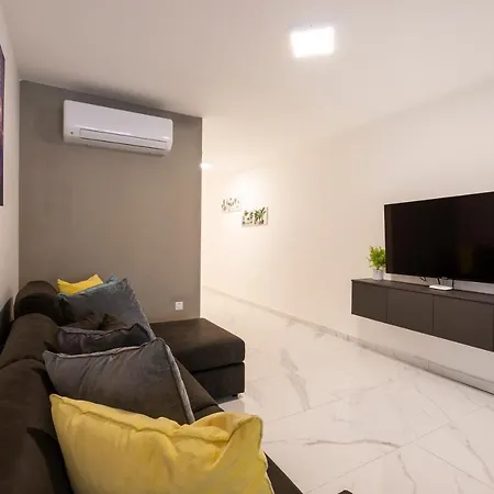 St Paul's Bay Sunny By 360 Estates Apartment *